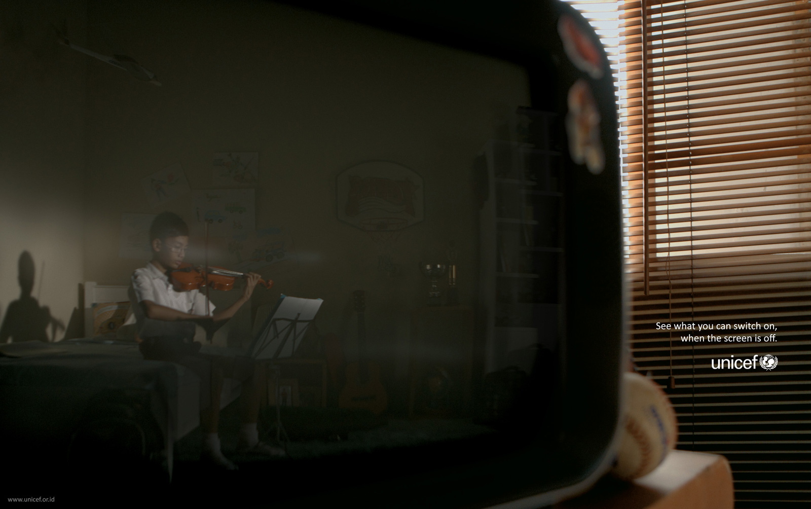 Unicef Print Advert By Lowe Violin Ads of the World™