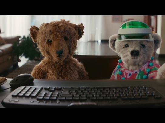 Heathrow Airport Film Ad - The Heathrow Bears Return