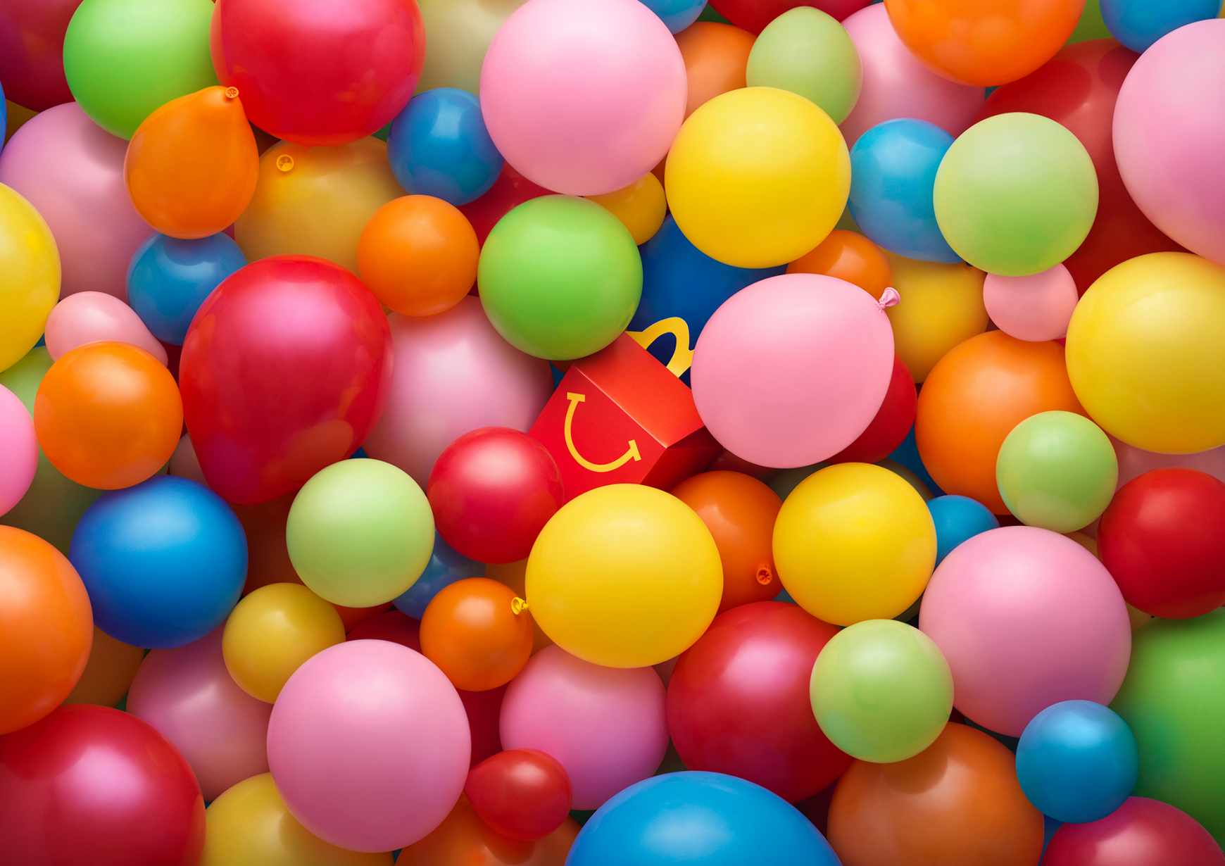 McDonald's Outdoor Ad - Happy Meal - Balloons 