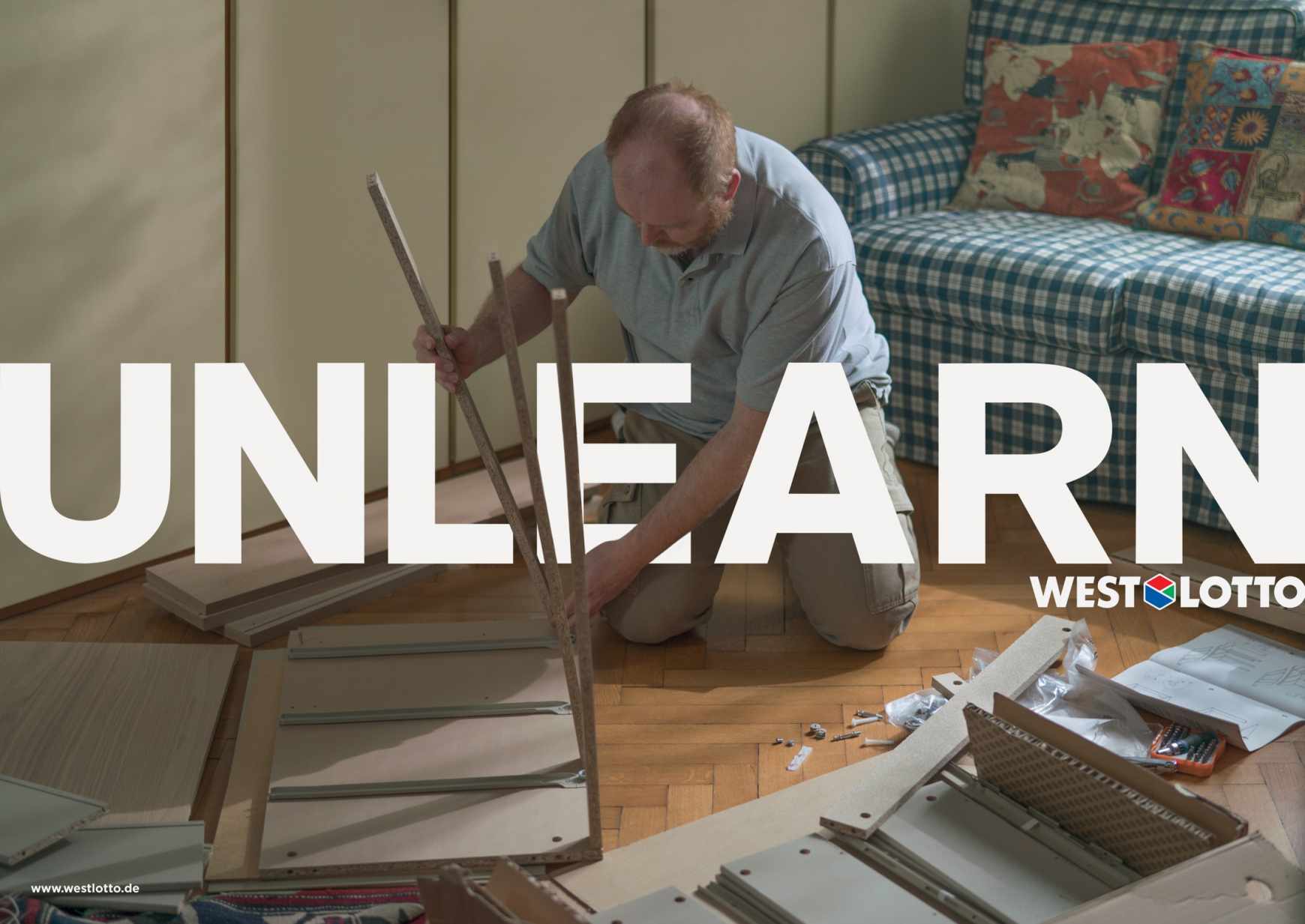 West Lotto Print Ad - Assembling